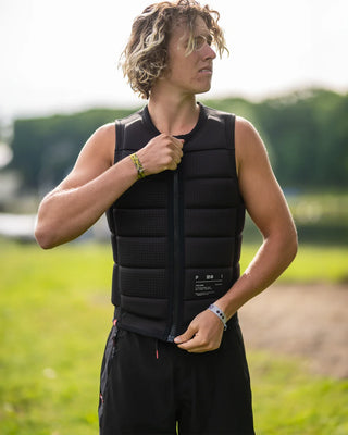 Follow Vest P1 Traction - Black