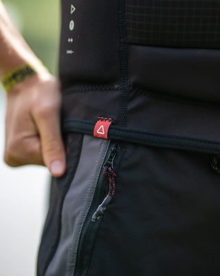 Follow Vest P1 Traction - Black